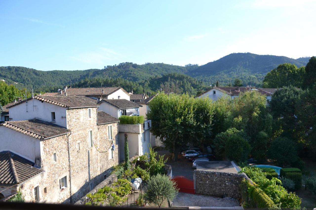 St Jean Du Gard : Spacious Apartment With Use Of Pool Saint-Jean-du-Gard Exterior foto